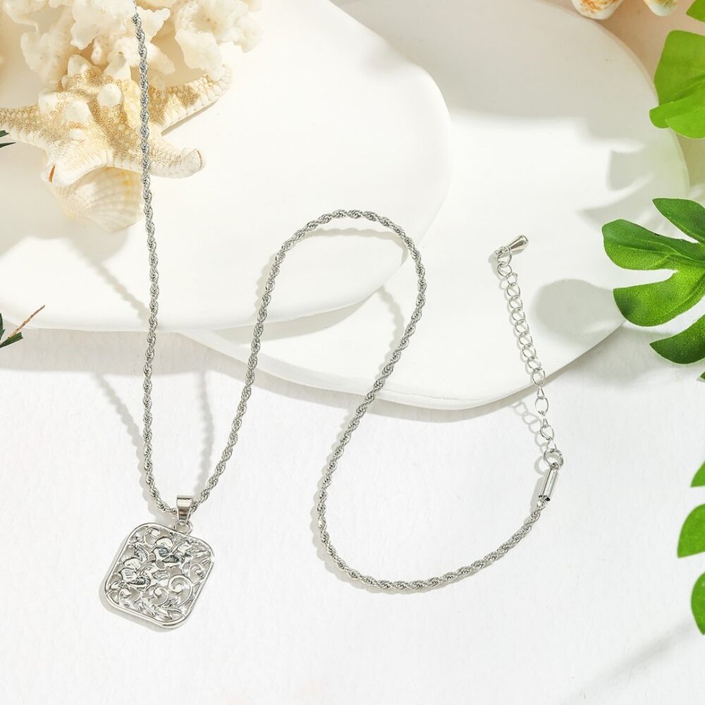 20mm Silver Hawaiian Hibiscus Necklace